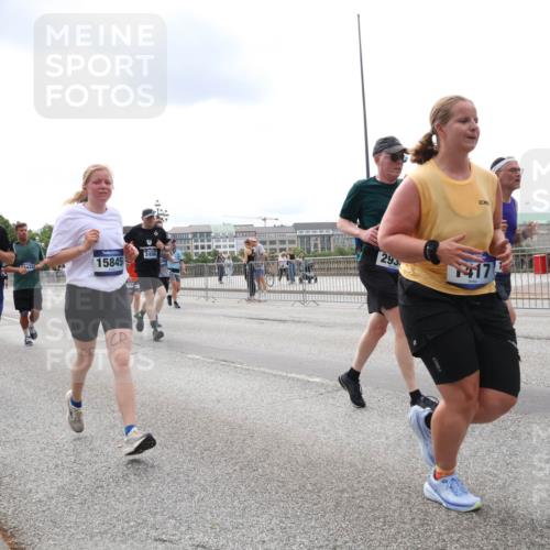 29.06.2025 - hella hamburg halbmarathon Lena Gebhardt http://msf.ph/oto/8251766 29.06.2025 10:34:11 Lombardsbrücke 1189, 1275, 1417, 1672, 1705, 1787, 1896, 2265, 2412, 2464, 2482, 2496, 2510, 2511, 2526, 2801, 2933, 3145, 3264, 3340, 3345, 3829, 3848, 4479, 4540, 4696, 4807, 4824, 4826, 4942, 5557, 5561, 5566, 5584, 5609, 5691, 5821, 5822, 5887, 6105, 6364, 6515, 6516, 6571, 6574, 6956, 7027, 7324, 7329, 7565, 8202, 8277, 8349, 8375, 8377, 8383, 8401, 8705, 8965, 9094, 9379, 9875, 9995, 10007, 10071, 10360, 10561, 10564, 11872, 13957, 16919, 17230, 18158, 18941 meine-sportfotos.de