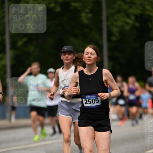 29.06.2025 - hella hamburg halbmarathon Dr. Thomas Lammeyer http://msf.ph/oto/8251774 29.06.2025 10:34:58 Kennedybrücke 1059, 1472, 1773, 2097, 2505, 2569, 3131, 3443, 4561, 5437, 6057, 6195, 6556, 6616, 6620, 6725, 6787, 7071, 7351, 8050, 8792, 9576, 9830, 9937, 10989 meine-sportfotos.de