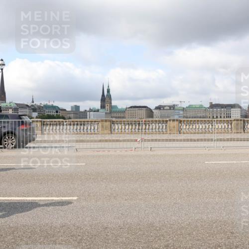 29.06.2025 - hella hamburg halbmarathon Lena Gebhardt http://msf.ph/oto/8251776 29.06.2025 09:03:08 Lombardsbrücke  meine-sportfotos.de