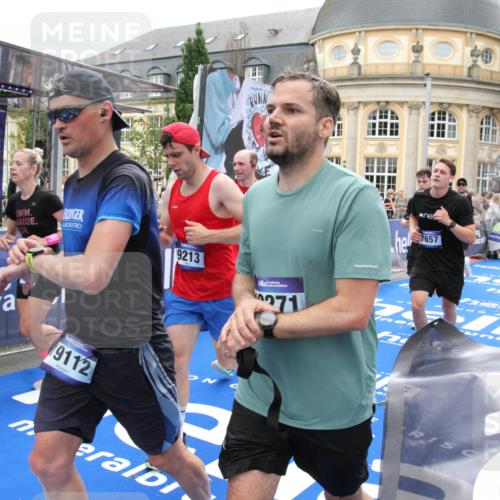 29.06.2025 - hella hamburg halbmarathon Michael Strokosch http://msf.ph/oto/8251808 29.06.2025 10:50:06 Ziel 1216, 1321, 1507, 2020, 3562, 3692, 3852, 7100, 7657, 9031, 9213, 9303, 9965, 12203, 12271, 13225, 13758, 14257, 16403, 18228, 18657, 18658, 18884, 19112 meine-sportfotos.de