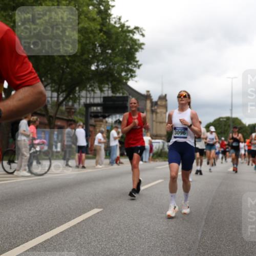 29.06.2025 - hella hamburg halbmarathon Yannick Fuchs http://msf.ph/oto/8251810 29.06.2025 10:47:59 20KM 1267, 1422, 1442, 1502, 1549, 1870, 2058, 2432, 2518, 2630, 3096, 3103, 3819, 4299, 5020, 5259, 6260, 6294, 6374, 7129, 7395, 7478, 7973, 8285, 8394, 9032, 9380, 9791, 9922, 10040, 11009, 11068, 11430, 11789, 11844, 12321, 12607, 12632, 13033, 13147, 13397, 13794, 13803, 13912, 14026, 14239, 14702, 15146, 15838, 15856, 15946, 16623, 16780, 17482, 18308, 18418, 18450, 18514, 18612, 19067 meine-sportfotos.de