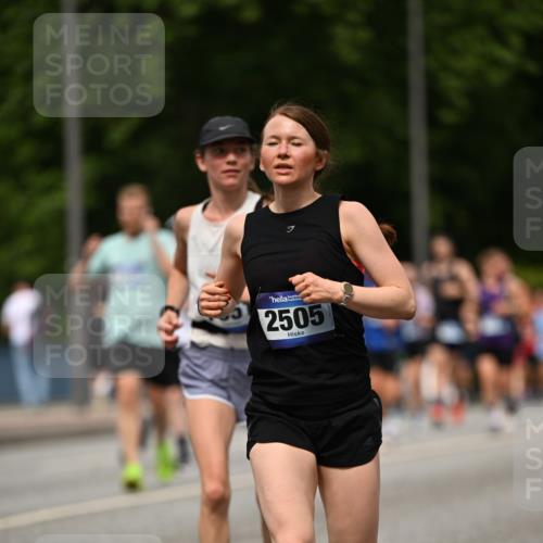 29.06.2025 - hella hamburg halbmarathon Dr. Thomas Lammeyer http://msf.ph/oto/8251837 29.06.2025 10:34:59 Kennedybrücke 1059, 1472, 1773, 2097, 2505, 2569, 3131, 3443, 4561, 5437, 6057, 6195, 6616, 6620, 6725, 6787, 7071, 7351, 8050, 8792, 9576, 9830, 9937, 10989 meine-sportfotos.de