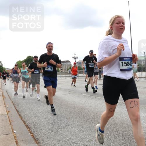 29.06.2025 - hella hamburg halbmarathon Lena Gebhardt http://msf.ph/oto/8251838 29.06.2025 10:34:11 Lombardsbrücke 1189, 1275, 1417, 1672, 1705, 1787, 1896, 2265, 2412, 2464, 2482, 2496, 2510, 2511, 2526, 2801, 2933, 3145, 3264, 3340, 3345, 3829, 3848, 4479, 4540, 4696, 4807, 4824, 4826, 4942, 5557, 5561, 5566, 5584, 5609, 5691, 5821, 5822, 5887, 6105, 6364, 6515, 6516, 6571, 6574, 6956, 7027, 7324, 7329, 7565, 8202, 8277, 8349, 8375, 8377, 8383, 8401, 8705, 8965, 9094, 9379, 9875, 9995, 10007, 10071, 10360, 10561, 10564, 11872, 13957, 16919, 17230, 18158, 18941 meine-sportfotos.de