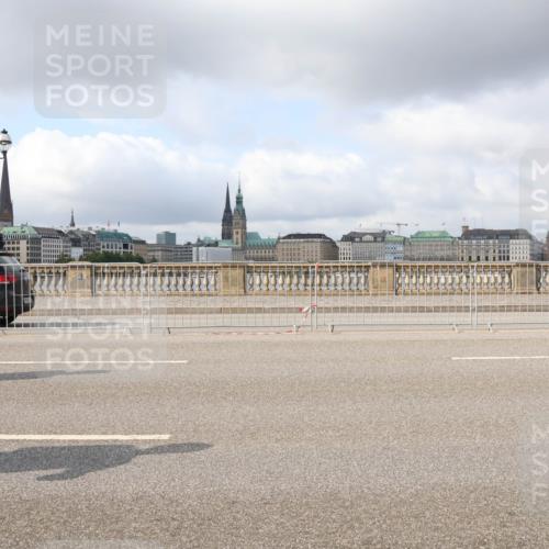 29.06.2025 - hella hamburg halbmarathon Lena Gebhardt http://msf.ph/oto/8251857 29.06.2025 09:03:08 Lombardsbrücke  meine-sportfotos.de