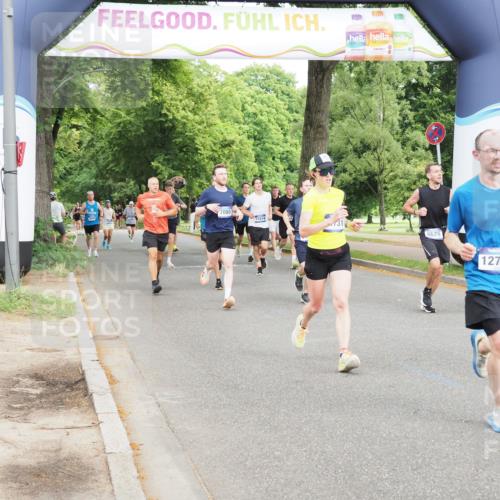 29.06.2025 - hella hamburg halbmarathon MichiJ http://msf.ph/oto/8251861 29.06.2025 10:28:57 Zwischen KM18-KM19 2324, 3332, 4843, 5375, 5508, 8465, 8629, 11731, 11765, 12046, 12540, 12704, 13158, 15828, 17214, 17973 meine-sportfotos.de