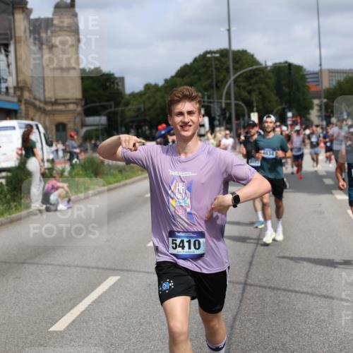 29.06.2025 - hella hamburg halbmarathon Yannick Fuchs http://msf.ph/oto/8251893 29.06.2025 10:35:33 20KM 1136, 1631, 1677, 2568, 2797, 2949, 3332, 3618, 4205, 4303, 4380, 4634, 4871, 4889, 5007, 5014, 5026, 5410, 5709, 6429, 6683, 6771, 7080, 7284, 7378, 7774, 7796, 8074, 8122, 8966, 9358, 9640, 9659, 9711, 9755, 9979, 10375, 10783, 10934, 10978, 11062, 11765, 11922, 11959, 12292, 12365, 12385, 12895, 13268, 13457, 14555, 14661, 14820, 15164, 15247, 16201, 16249, 16347, 16599, 17720, 17834, 17971, 18045, 18049, 18399, 18412, 18573 meine-sportfotos.de