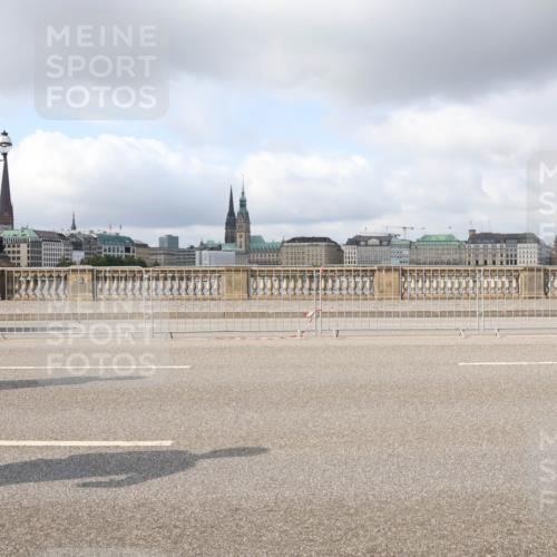 29.06.2025 - hella hamburg halbmarathon Lena Gebhardt http://msf.ph/oto/8251914 29.06.2025 09:03:08 Lombardsbrücke  meine-sportfotos.de