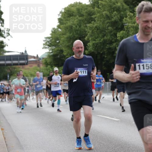 29.06.2025 - hella hamburg halbmarathon Jannik Wohlers http://msf.ph/oto/8251916 29.06.2025 10:31:03 Lombardsbrücke 1292, 2414, 2914, 4817, 4953, 5165, 5846, 5943, 6078, 6546, 6573, 7604, 7772, 8050, 9183, 10111, 10240, 10586, 11587, 13724, 14349, 15024, 15222, 15575, 15725, 16457, 16978, 17404, 17517, 17706, 17989, 18390, 18507, 18672, 18883, 18943 meine-sportfotos.de