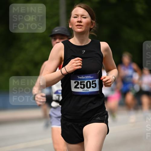 29.06.2025 - hella hamburg halbmarathon Dr. Thomas Lammeyer http://msf.ph/oto/8251929 29.06.2025 10:35:00 Kennedybrücke 1059, 1472, 1773, 2097, 2505, 2569, 3131, 3443, 4561, 4817, 5437, 6057, 6195, 6616, 6620, 6725, 6787, 7071, 7351, 7604, 8050, 8792, 9576, 9830, 9937, 10989 meine-sportfotos.de