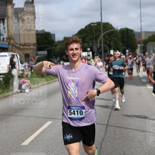 29.06.2025 - hella hamburg halbmarathon Yannick Fuchs http://msf.ph/oto/8251956 29.06.2025 10:35:33 20KM 1136, 1631, 1677, 2568, 2797, 2949, 3332, 3618, 4205, 4303, 4380, 4634, 4871, 4889, 5007, 5014, 5026, 5410, 5709, 6429, 6683, 6771, 7080, 7284, 7378, 7774, 7796, 8074, 8122, 8966, 9358, 9640, 9659, 9711, 9755, 9979, 10375, 10783, 10934, 10978, 11062, 11765, 11922, 11959, 12292, 12365, 12385, 12895, 13268, 13457, 14555, 14661, 14820, 15164, 15247, 16201, 16249, 16347, 16599, 17720, 17834, 17971, 18045, 18049, 18399, 18412, 18573 meine-sportfotos.de