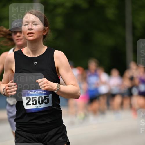 29.06.2025 - hella hamburg halbmarathon Dr. Thomas Lammeyer http://msf.ph/oto/8251960 29.06.2025 10:35:00 Kennedybrücke 1059, 1472, 1773, 2097, 2505, 2569, 3131, 3443, 4561, 4817, 5437, 6057, 6195, 6616, 6620, 6725, 6787, 7071, 7351, 7604, 8050, 8792, 9576, 9830, 9937, 10989 meine-sportfotos.de