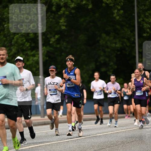 29.06.2025 - hella hamburg halbmarathon Dr. Thomas Lammeyer http://msf.ph/oto/8251974 29.06.2025 10:35:01 Kennedybrücke 1059, 1472, 1773, 2097, 2414, 2505, 2569, 3131, 3443, 4561, 4817, 5437, 6057, 6195, 6546, 6616, 6620, 6725, 6787, 7071, 7351, 7604, 8050, 8792, 9576, 9937, 10989 meine-sportfotos.de