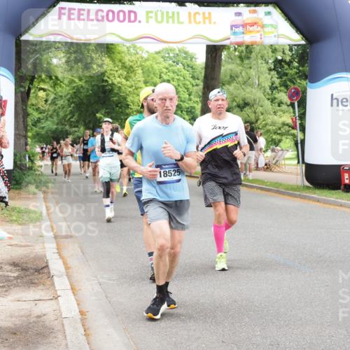 29.06.2025 - hella hamburg halbmarathon MichiJ http://msf.ph/oto/8251982 29.06.2025 10:52:07 Zwischen KM18-KM19 1885, 4613, 7271, 7474, 9254, 9339, 10756, 11614, 11784, 13210, 13901, 15009, 15377, 16344, 17550, 18128, 18196, 18525, 19165, 19176 meine-sportfotos.de