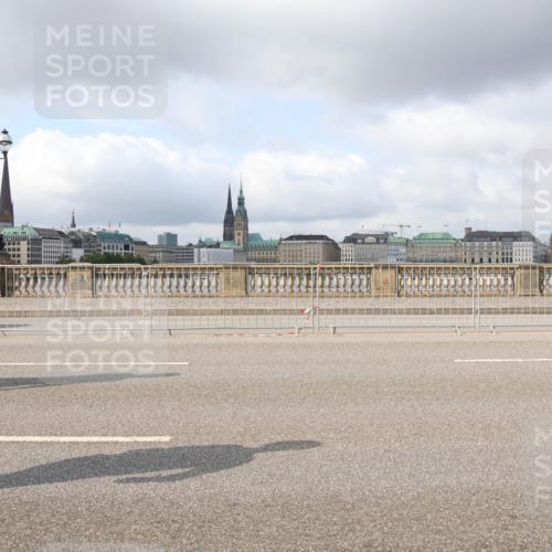 29.06.2025 - hella hamburg halbmarathon Lena Gebhardt http://msf.ph/oto/8251999 29.06.2025 09:03:08 Lombardsbrücke  meine-sportfotos.de