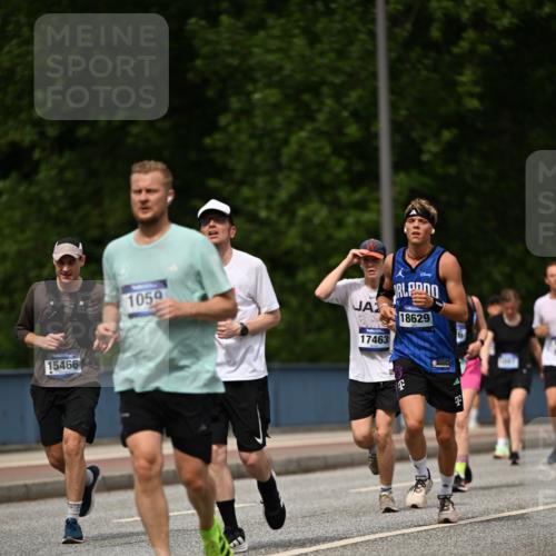 29.06.2025 - hella hamburg halbmarathon Dr. Thomas Lammeyer http://msf.ph/oto/8252042 29.06.2025 10:35:02 Kennedybrücke 1059, 1472, 1773, 2097, 2414, 2505, 2569, 3131, 3443, 4561, 4817, 5437, 5943, 6057, 6195, 6546, 6616, 6620, 6725, 6787, 7071, 7351, 7604, 8050, 8792, 9576, 9937, 10989 meine-sportfotos.de