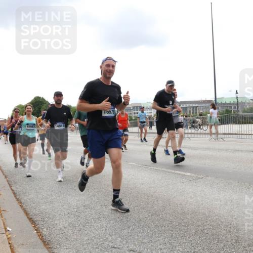 29.06.2025 - hella hamburg halbmarathon Lena Gebhardt http://msf.ph/oto/8252045 29.06.2025 10:34:12 Lombardsbrücke 1189, 1275, 1417, 1672, 1705, 1787, 1896, 2265, 2412, 2464, 2482, 2496, 2510, 2511, 2526, 2801, 2933, 3145, 3264, 3340, 3345, 3829, 3848, 4479, 4540, 4696, 4807, 4824, 4826, 4942, 5557, 5561, 5566, 5584, 5609, 5691, 5821, 5822, 5887, 6105, 6364, 6515, 6516, 6571, 6574, 6956, 7027, 7324, 7329, 7565, 8202, 8277, 8349, 8375, 8377, 8383, 8401, 8705, 8965, 9094, 9379, 9875, 9995, 10007, 10071, 10360, 10561, 10564, 11872, 13957, 16682, 16919, 17230, 18158, 18941 meine-sportfotos.de