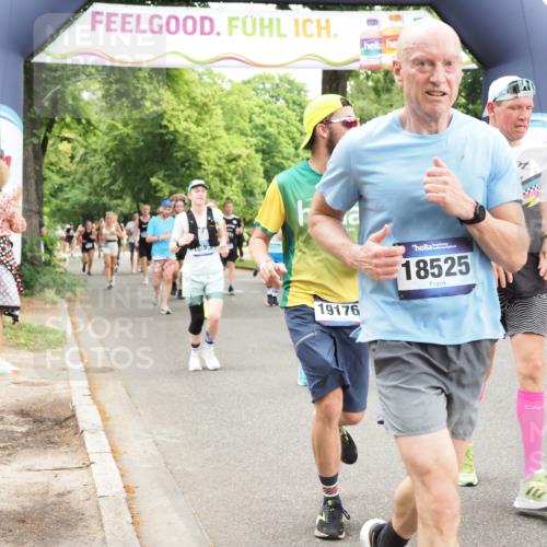29.06.2025 - hella hamburg halbmarathon MichiJ http://msf.ph/oto/8252047 29.06.2025 10:52:08 Zwischen KM18-KM19 1885, 4613, 6706, 7271, 7474, 9254, 9339, 10756, 11614, 11784, 13210, 15009, 15377, 16063, 16344, 17434, 17550, 18128, 18196, 18525, 19165, 19173, 19176 meine-sportfotos.de