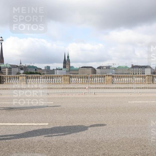 29.06.2025 - hella hamburg halbmarathon Lena Gebhardt http://msf.ph/oto/8252059 29.06.2025 09:03:08 Lombardsbrücke  meine-sportfotos.de