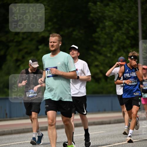 29.06.2025 - hella hamburg halbmarathon Dr. Thomas Lammeyer http://msf.ph/oto/8252092 29.06.2025 10:35:02 Kennedybrücke 1059, 1472, 1773, 2097, 2414, 2505, 2569, 3131, 3443, 4561, 4817, 5437, 5943, 6057, 6195, 6546, 6616, 6620, 6725, 6787, 7071, 7351, 7604, 8050, 8792, 9576, 9937, 10989 meine-sportfotos.de