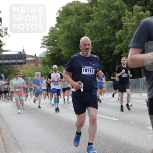 29.06.2025 - hella hamburg halbmarathon Jannik Wohlers http://msf.ph/oto/8252106 29.06.2025 10:31:04 Lombardsbrücke 1292, 1844, 2414, 2914, 4817, 4953, 5165, 5846, 5943, 6078, 6546, 6573, 7604, 7772, 9183, 10111, 10240, 10586, 11587, 12758, 13724, 14349, 15024, 15222, 15575, 15725, 16978, 17404, 17517, 17706, 17989, 18390, 18507, 18672, 18883, 18943 meine-sportfotos.de