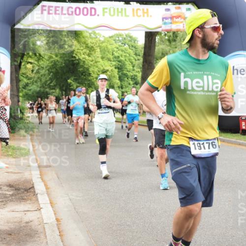 29.06.2025 - hella hamburg halbmarathon MichiJ http://msf.ph/oto/8252114 29.06.2025 10:52:09 Zwischen KM18-KM19 1885, 2490, 4613, 6706, 7271, 7474, 9254, 9339, 10756, 11614, 11784, 13210, 14642, 15009, 15377, 16063, 16344, 17434, 17550, 18128, 18525, 19165, 19173, 19176 meine-sportfotos.de