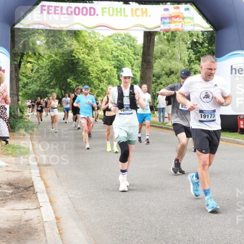 29.06.2025 - hella hamburg halbmarathon MichiJ http://msf.ph/oto/8252159 29.06.2025 10:52:09 Zwischen KM18-KM19 1885, 2490, 4613, 6706, 7271, 7474, 9254, 9339, 10756, 11614, 11784, 13210, 14642, 15009, 15377, 16063, 16344, 17434, 17550, 18128, 18525, 19165, 19173, 19176 meine-sportfotos.de