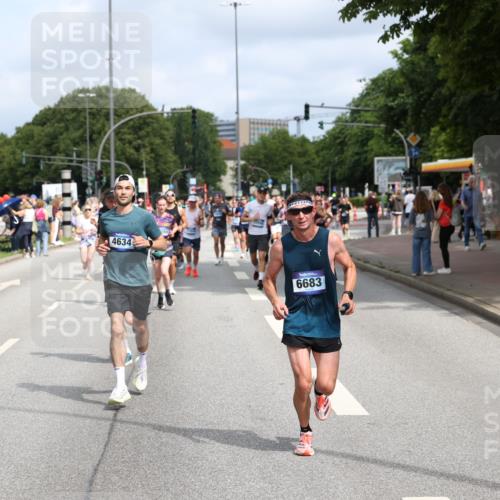 29.06.2025 - hella hamburg halbmarathon Yannick Fuchs http://msf.ph/oto/8252175 29.06.2025 10:35:34 20KM 1136, 1631, 1677, 2568, 2797, 2949, 3332, 3618, 4205, 4303, 4380, 4634, 4871, 4889, 5007, 5014, 5026, 5410, 5709, 6429, 6683, 6771, 6901, 7080, 7284, 7378, 7774, 7796, 8074, 8122, 8966, 9358, 9640, 9659, 9711, 9755, 9979, 10375, 10783, 10934, 10978, 11062, 11765, 11922, 11959, 12292, 12385, 12895, 13268, 13457, 14555, 14661, 14820, 15164, 15247, 16201, 16249, 16347, 16599, 17720, 17834, 17971, 18045, 18049, 18399, 18412, 18573 meine-sportfotos.de
