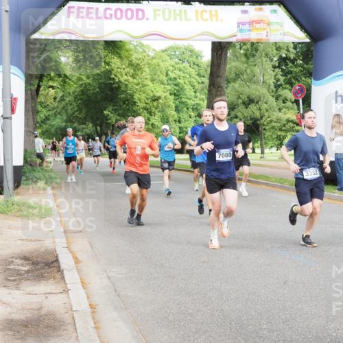 29.06.2025 - hella hamburg halbmarathon MichiJ http://msf.ph/oto/8252181 29.06.2025 10:28:58 Zwischen KM18-KM19 2324, 3332, 4843, 5375, 8465, 8629, 11731, 11765, 12046, 12540, 12704, 13158, 15828, 17214, 17973 meine-sportfotos.de