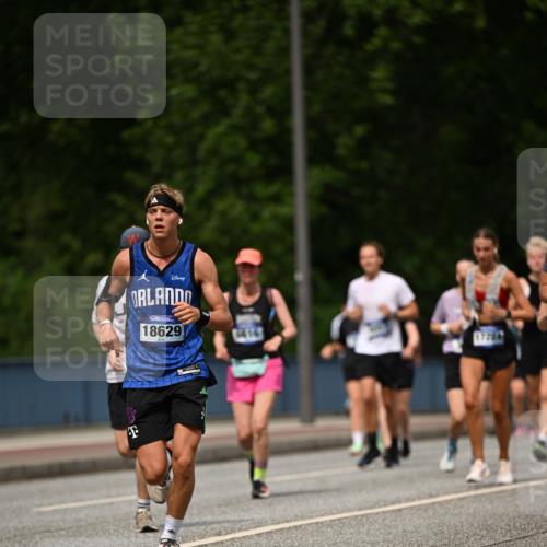 29.06.2025 - hella hamburg halbmarathon Dr. Thomas Lammeyer http://msf.ph/oto/8252188 29.06.2025 10:35:03 Kennedybrücke 1059, 1472, 1773, 2097, 2414, 2505, 2569, 3131, 3443, 4561, 4817, 5437, 5943, 6057, 6195, 6546, 6616, 6620, 6725, 6787, 7071, 7351, 7604, 7772, 8050, 8792, 9576, 9937, 10989 meine-sportfotos.de