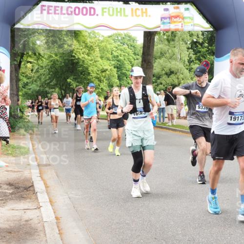 29.06.2025 - hella hamburg halbmarathon MichiJ http://msf.ph/oto/8252205 29.06.2025 10:52:09 Zwischen KM18-KM19 1885, 2490, 4613, 6706, 7271, 7474, 9254, 9339, 10756, 11614, 11784, 13210, 14642, 15009, 15377, 16063, 16344, 17434, 17550, 18128, 18525, 19165, 19173, 19176 meine-sportfotos.de