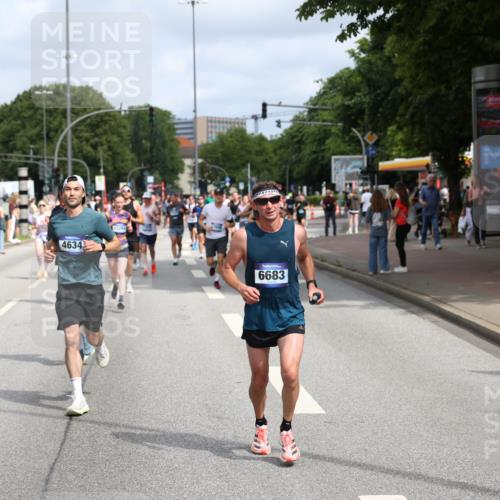 29.06.2025 - hella hamburg halbmarathon Yannick Fuchs http://msf.ph/oto/8252219 29.06.2025 10:35:34 20KM 1136, 1631, 1677, 2568, 2797, 2949, 3332, 3618, 4205, 4303, 4380, 4634, 4871, 4889, 5007, 5014, 5026, 5410, 5709, 6429, 6683, 6771, 6901, 7080, 7284, 7378, 7774, 7796, 8074, 8122, 8966, 9358, 9640, 9659, 9711, 9755, 9979, 10375, 10783, 10934, 10978, 11062, 11765, 11922, 11959, 12292, 12385, 12895, 13268, 13457, 14555, 14661, 14820, 15164, 15247, 16201, 16249, 16347, 16599, 17720, 17834, 17971, 18045, 18049, 18399, 18412, 18573 meine-sportfotos.de