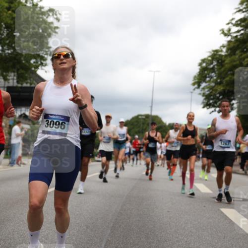 29.06.2025 - hella hamburg halbmarathon Yannick Fuchs http://msf.ph/oto/8252231 29.06.2025 10:48:00 20KM 1267, 1422, 1442, 1502, 1549, 1870, 2058, 2432, 2518, 2630, 3096, 3103, 3819, 3898, 4299, 5020, 5259, 6260, 6294, 6374, 7129, 7395, 7478, 7973, 8285, 8394, 9032, 9380, 9791, 9922, 10040, 11009, 11068, 11430, 11789, 11844, 12213, 12321, 12607, 12632, 13033, 13147, 13397, 13794, 13803, 13912, 14026, 14239, 14702, 15146, 15838, 15856, 15946, 16623, 16780, 17482, 18308, 18418, 18450, 18514, 18612, 18759, 19067 meine-sportfotos.de