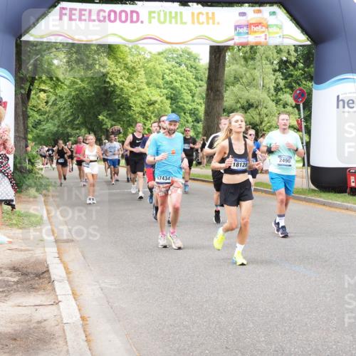29.06.2025 - hella hamburg halbmarathon MichiJ http://msf.ph/oto/8252348 29.06.2025 10:52:11 Zwischen KM18-KM19 1186, 1229, 1885, 2490, 5073, 6706, 7474, 7907, 9339, 10756, 11784, 14642, 15000, 16063, 16344, 17434, 18128, 18525, 19165, 19173, 19176 meine-sportfotos.de