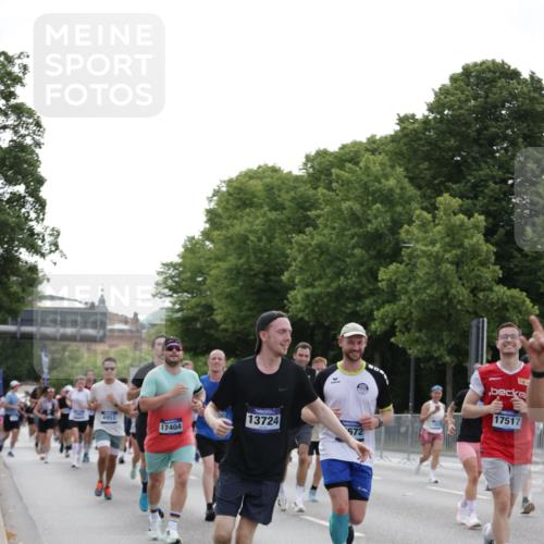 29.06.2025 - hella hamburg halbmarathon Jannik Wohlers http://msf.ph/oto/8252350 29.06.2025 10:31:07 Lombardsbrücke 1844, 4953, 5165, 5846, 5965, 6078, 6546, 6573, 6640, 7772, 9183, 9812, 9883, 10240, 10586, 11587, 12381, 12758, 13724, 15024, 15222, 15575, 15725, 16541, 16978, 17043, 17404, 17517, 17706, 17989, 18390, 18507, 18613, 18672, 18883, 18943, 19068, 19233 meine-sportfotos.de