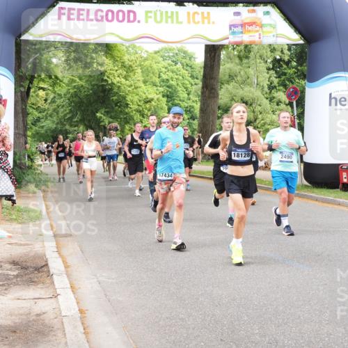29.06.2025 - hella hamburg halbmarathon MichiJ http://msf.ph/oto/8252368 29.06.2025 10:52:11 Zwischen KM18-KM19 1186, 1229, 1885, 2490, 5073, 6706, 7474, 7907, 9339, 10756, 11784, 14642, 15000, 16063, 16344, 17434, 18128, 18525, 19165, 19173, 19176 meine-sportfotos.de