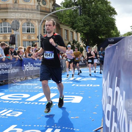 29.06.2025 - hella hamburg halbmarathon Strokosch-Dieckow http://msf.ph/oto/8252374 29.06.2025 10:40:55 Ziel 1631, 1677, 2949, 6429, 6550, 6683, 7109, 7378, 9547, 9755, 9979, 10369, 10934, 11062, 11922, 12088, 12385, 13029, 13158, 14661, 15689, 16347, 17032, 17720, 17971, 18173 meine-sportfotos.de