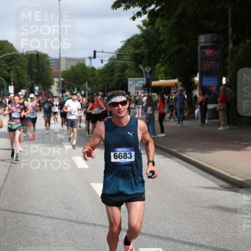 29.06.2025 - hella hamburg halbmarathon Yannick Fuchs http://msf.ph/oto/8252379 29.06.2025 10:35:34 20KM 1136, 1631, 1677, 2568, 2797, 2949, 3332, 3618, 4205, 4303, 4380, 4634, 4871, 4889, 5007, 5014, 5026, 5410, 5709, 6429, 6683, 6771, 6901, 7080, 7284, 7378, 7774, 7796, 8074, 8122, 8966, 9358, 9640, 9659, 9711, 9755, 9979, 10375, 10783, 10934, 10978, 11062, 11765, 11922, 11959, 12292, 12385, 12895, 13268, 13457, 14555, 14661, 14820, 15164, 15247, 16201, 16249, 16347, 16599, 17720, 17834, 17971, 18045, 18049, 18399, 18412, 18573 meine-sportfotos.de