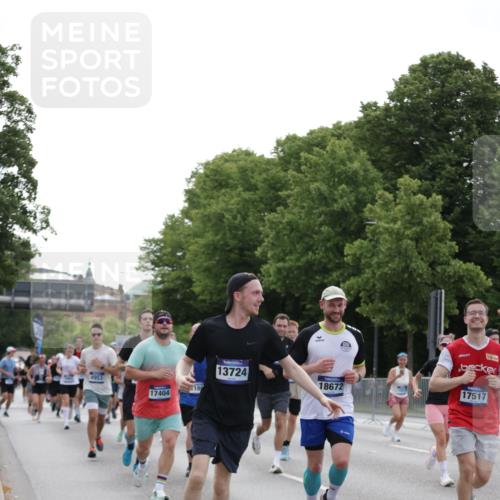 29.06.2025 - hella hamburg halbmarathon Jannik Wohlers http://msf.ph/oto/8252409 29.06.2025 10:31:07 Lombardsbrücke 1844, 4953, 5165, 5846, 5965, 6078, 6546, 6573, 6640, 7772, 9183, 9812, 9883, 10240, 10586, 11587, 12381, 12758, 13724, 15024, 15222, 15575, 15725, 16541, 16978, 17043, 17404, 17517, 17706, 17989, 18390, 18507, 18613, 18672, 18883, 18943, 19068, 19233 meine-sportfotos.de