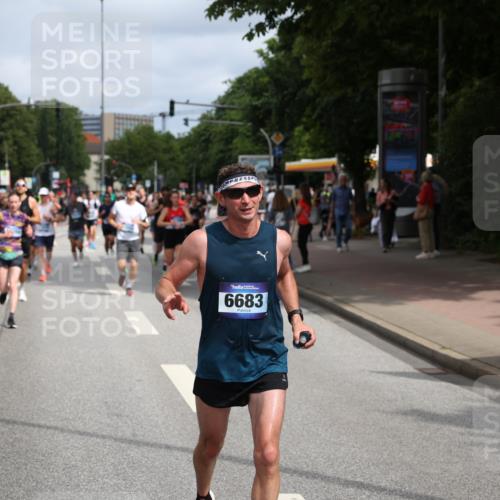29.06.2025 - hella hamburg halbmarathon Yannick Fuchs http://msf.ph/oto/8252414 29.06.2025 10:35:34 20KM 1136, 1631, 1677, 2568, 2797, 2949, 3332, 3618, 4205, 4303, 4380, 4634, 4871, 4889, 5007, 5014, 5026, 5410, 5709, 6429, 6683, 6771, 6901, 7080, 7284, 7378, 7774, 7796, 8074, 8122, 8966, 9358, 9640, 9659, 9711, 9755, 9979, 10375, 10783, 10934, 10978, 11062, 11765, 11922, 11959, 12292, 12385, 12895, 13268, 13457, 14555, 14661, 14820, 15164, 15247, 16201, 16249, 16347, 16599, 17720, 17834, 17971, 18045, 18049, 18399, 18412, 18573 meine-sportfotos.de