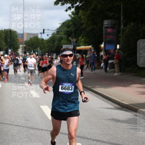 29.06.2025 - hella hamburg halbmarathon Yannick Fuchs http://msf.ph/oto/8252438 29.06.2025 10:35:34 20KM 1136, 1631, 1677, 2568, 2797, 2949, 3332, 3618, 4205, 4303, 4380, 4634, 4871, 4889, 5007, 5014, 5026, 5410, 5709, 6429, 6683, 6771, 6901, 7080, 7284, 7378, 7774, 7796, 8074, 8122, 8966, 9358, 9640, 9659, 9711, 9755, 9979, 10375, 10783, 10934, 10978, 11062, 11765, 11922, 11959, 12292, 12385, 12895, 13268, 13457, 14555, 14661, 14820, 15164, 15247, 16201, 16249, 16347, 16599, 17720, 17834, 17971, 18045, 18049, 18399, 18412, 18573 meine-sportfotos.de