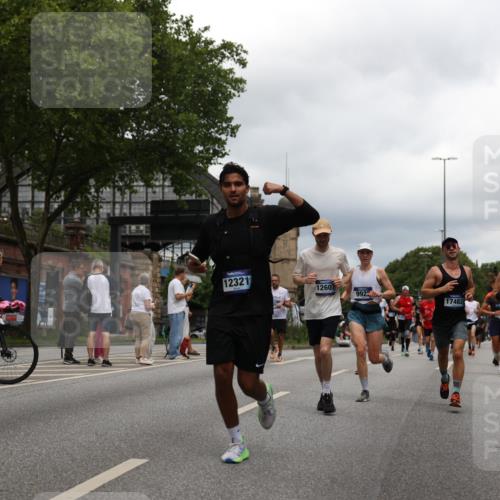 29.06.2025 - hella hamburg halbmarathon Yannick Fuchs http://msf.ph/oto/8252448 29.06.2025 10:48:01 20KM 1267, 1422, 1442, 1502, 1549, 1870, 2058, 2432, 2518, 2630, 3096, 3103, 3310, 3819, 3898, 4299, 5020, 5259, 6260, 6294, 6374, 7129, 7395, 7478, 7973, 8285, 8394, 9032, 9380, 9791, 9922, 10040, 11009, 11068, 11430, 11789, 11844, 12213, 12321, 12607, 12632, 13033, 13147, 13397, 13794, 13803, 13912, 14026, 14239, 14702, 15146, 15838, 15856, 16623, 16780, 17482, 18308, 18450, 18514, 18612, 18759, 19067 meine-sportfotos.de