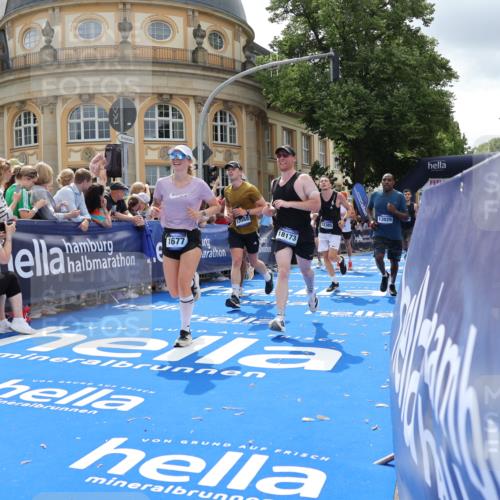 29.06.2025 - hella hamburg halbmarathon Strokosch-Dieckow http://msf.ph/oto/8252474 29.06.2025 10:40:57 Ziel 1677, 2949, 4871, 6550, 6683, 7378, 9358, 9547, 9755, 10369, 10934, 11062, 11922, 12088, 12385, 13029, 13158, 14661, 15689, 16347, 17032, 17100, 17620, 17720, 17971, 18045, 18049, 18173 meine-sportfotos.de