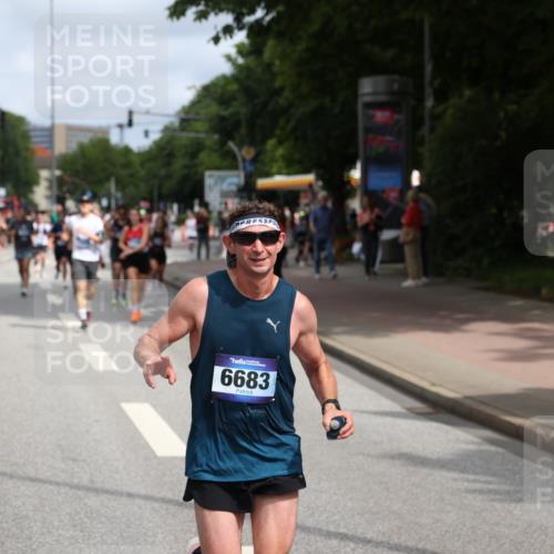 29.06.2025 - hella hamburg halbmarathon Yannick Fuchs http://msf.ph/oto/8252495 29.06.2025 10:35:35 20KM 1136, 1631, 1677, 2568, 2797, 3618, 4205, 4303, 4380, 4634, 4871, 4889, 5007, 5014, 5026, 5410, 5709, 6429, 6683, 6771, 6901, 7080, 7284, 7378, 7774, 7796, 8074, 8122, 8966, 9358, 9640, 9659, 9711, 9755, 9979, 10375, 10783, 10934, 10978, 11062, 11765, 11922, 11959, 12292, 12385, 12895, 13268, 13457, 14555, 14661, 14820, 15164, 15247, 16201, 16249, 16347, 16599, 17720, 17834, 17971, 18045, 18049, 18399, 18412, 18573 meine-sportfotos.de