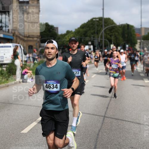 29.06.2025 - hella hamburg halbmarathon Yannick Fuchs http://msf.ph/oto/8252517 29.06.2025 10:35:35 20KM 1136, 1631, 1677, 2568, 2797, 3618, 4205, 4303, 4380, 4634, 4871, 4889, 5007, 5014, 5026, 5410, 5709, 6429, 6683, 6771, 6901, 7080, 7284, 7378, 7774, 7796, 8074, 8122, 8966, 9358, 9640, 9659, 9711, 9755, 9979, 10375, 10783, 10934, 10978, 11062, 11765, 11922, 11959, 12292, 12385, 12895, 13268, 13457, 14555, 14661, 14820, 15164, 15247, 16201, 16249, 16347, 16599, 17720, 17834, 17971, 18045, 18049, 18399, 18412, 18573 meine-sportfotos.de