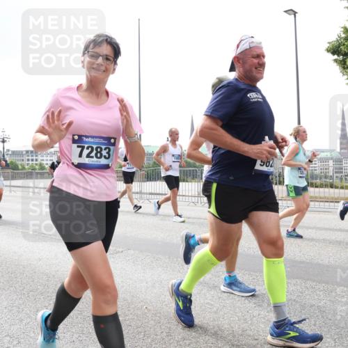 29.06.2025 - hella hamburg halbmarathon Lena Gebhardt http://msf.ph/oto/8252555 29.06.2025 10:45:44 Lombardsbrücke 1004, 1033, 1060, 1085, 1100, 1104, 1421, 1426, 1555, 1713, 1798, 1854, 1867, 1868, 1983, 2008, 2216, 2217, 2398, 2522, 2550, 2657, 2664, 2917, 2954, 2965, 2973, 3357, 3377, 3879, 3993, 4099, 4102, 4104, 4224, 4306, 4317, 4388, 4504, 4572, 4820, 5044, 5099, 5108, 5339, 5635, 5636, 5949, 6133, 6150, 6333, 6623, 6763, 6788, 6911, 6922, 6980, 7268, 7283, 7356, 7530, 7541, 7605, 7859, 8605, 8745, 9120, 9121, 9426, 9620, 10030, 10182, 10225, 10327, 10329, 10367, 10511, 11314 meine-sportfotos.de