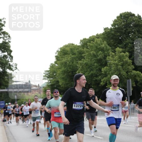 29.06.2025 - hella hamburg halbmarathon Jannik Wohlers http://msf.ph/oto/8252559 29.06.2025 10:31:07 Lombardsbrücke 1844, 4953, 5165, 5846, 5965, 6078, 6546, 6573, 6640, 7772, 9183, 9812, 9883, 10240, 10586, 11587, 12381, 12758, 13724, 15024, 15222, 15575, 15725, 16541, 16978, 17043, 17404, 17517, 17706, 17989, 18390, 18507, 18613, 18672, 18883, 18943, 19068, 19233 meine-sportfotos.de