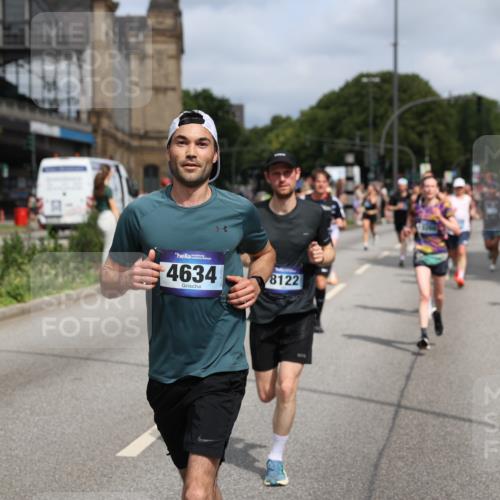 29.06.2025 - hella hamburg halbmarathon Yannick Fuchs http://msf.ph/oto/8252588 29.06.2025 10:35:35 20KM 1136, 1631, 1677, 2568, 2797, 3618, 4205, 4303, 4380, 4634, 4871, 4889, 5007, 5014, 5026, 5410, 5709, 6429, 6683, 6771, 6901, 7080, 7284, 7378, 7774, 7796, 8074, 8122, 8966, 9358, 9640, 9659, 9711, 9755, 9979, 10375, 10783, 10934, 10978, 11062, 11765, 11922, 11959, 12292, 12385, 12895, 13268, 13457, 14555, 14661, 14820, 15164, 15247, 16201, 16249, 16347, 16599, 17720, 17834, 17971, 18045, 18049, 18399, 18412, 18573 meine-sportfotos.de