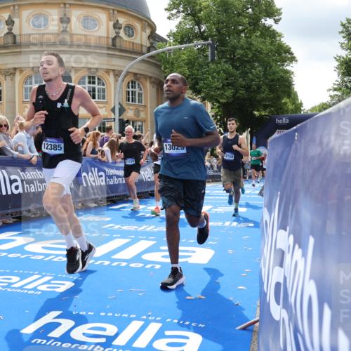 29.06.2025 - hella hamburg halbmarathon Strokosch-Dieckow http://msf.ph/oto/8252611 29.06.2025 10:40:58 Ziel 1677, 2568, 2949, 4871, 6550, 6683, 9358, 9547, 9755, 10934, 11062, 11922, 12088, 12385, 13029, 13158, 13268, 14661, 15689, 16347, 17032, 17100, 17620, 17720, 17971, 18045, 18049, 18173 meine-sportfotos.de