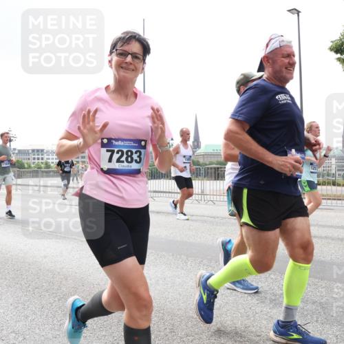 29.06.2025 - hella hamburg halbmarathon Lena Gebhardt http://msf.ph/oto/8252616 29.06.2025 10:45:45 Lombardsbrücke 1004, 1033, 1060, 1085, 1100, 1104, 1421, 1426, 1555, 1713, 1854, 1867, 1868, 1983, 2008, 2216, 2217, 2398, 2522, 2550, 2657, 2664, 2917, 2954, 2965, 2973, 3357, 3377, 3879, 4099, 4102, 4104, 4223, 4224, 4306, 4317, 4388, 4504, 4572, 4820, 5044, 5099, 5108, 5339, 5635, 5636, 5769, 5770, 5892, 5949, 6133, 6150, 6333, 6623, 6763, 6788, 6911, 6922, 7268, 7283, 7356, 7530, 7541, 7605, 7859, 8605, 8745, 9120, 9121, 9426, 9620, 10030, 10182, 10225, 10327, 10329, 10367, 10511 meine-sportfotos.de