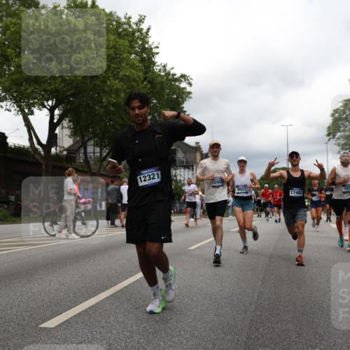 29.06.2025 - hella hamburg halbmarathon Yannick Fuchs http://msf.ph/oto/8252783 29.06.2025 10:48:02 20KM 1267, 1422, 1442, 1502, 1549, 1870, 2058, 2432, 2518, 2630, 3096, 3103, 3310, 3819, 3898, 4299, 5020, 5259, 6260, 6294, 6374, 7129, 7395, 7478, 7973, 8223, 8285, 8394, 9032, 9380, 9791, 9922, 10040, 11009, 11068, 11430, 11789, 11844, 12213, 12321, 12607, 12632, 13033, 13147, 13397, 13794, 13803, 13912, 14026, 14239, 14702, 15146, 15856, 16623, 16750, 16780, 17482, 17765, 18308, 18450, 18514, 18612, 18759, 19067, 19177 meine-sportfotos.de